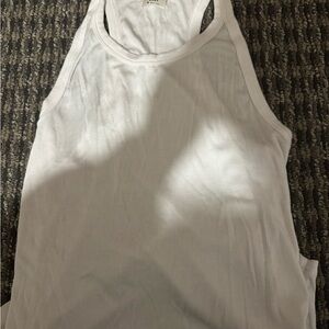 Aritzia tank size medium